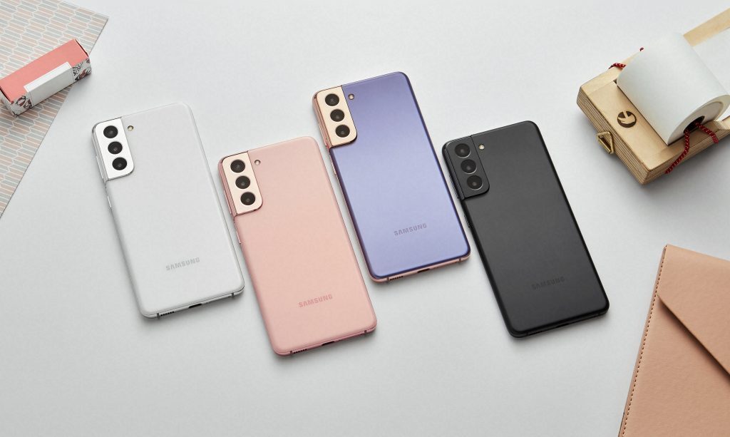 Смартфоны Apple и Samsung продают со скидками до 20 тысяч рублей