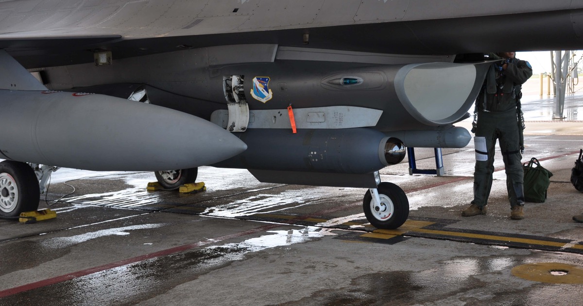 Американский F-15 сбил мишень без радиолокационных станций