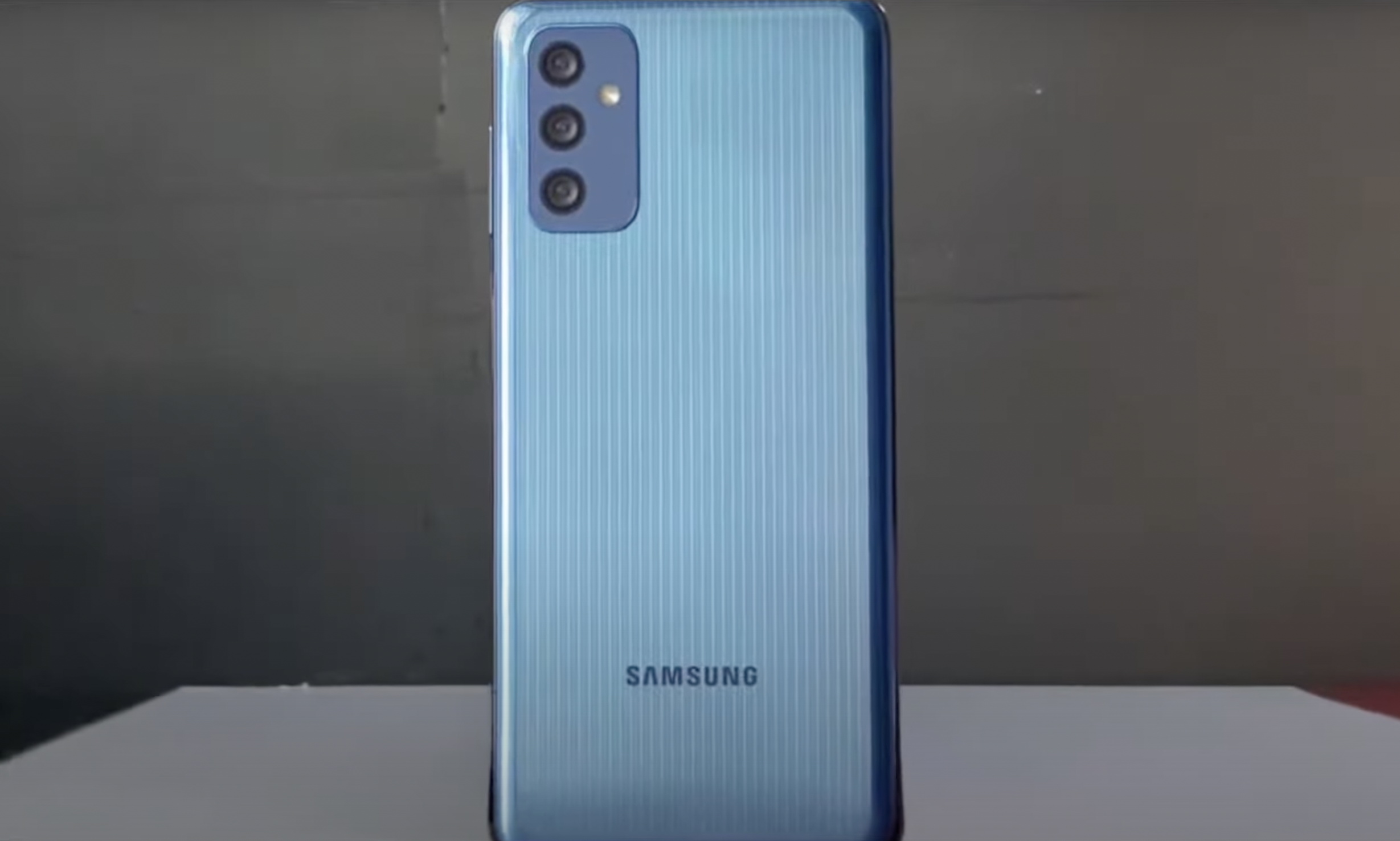 Samsung gw3. Самсунг 120 Герц телефон. Самсунг больше 120 Герц. Galaxy a 54 5 g распаковка.