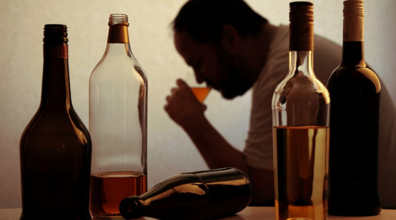 Российский врач раскрыл причину частого употребления алкоголя