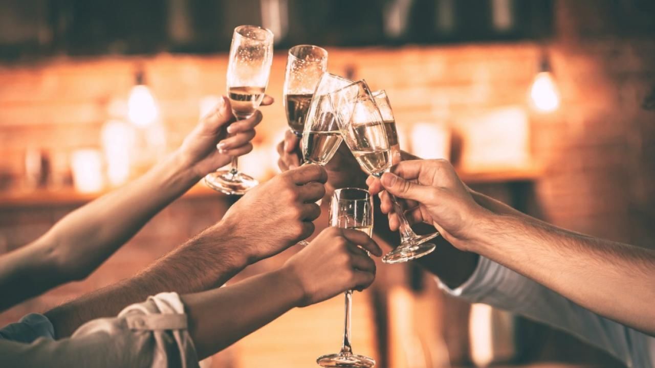 Как отпраздновать Новый год с алкоголем и не набрать лишние килограммы