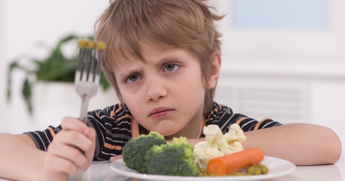 Назван научно проверенный способ убедить детей есть овощи