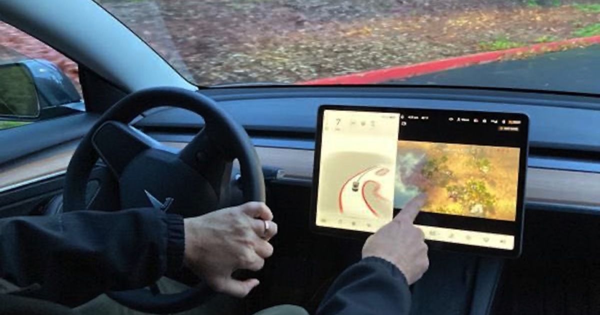 В автомобилях Илона Маска заблокируют доступ к играм во время вождения