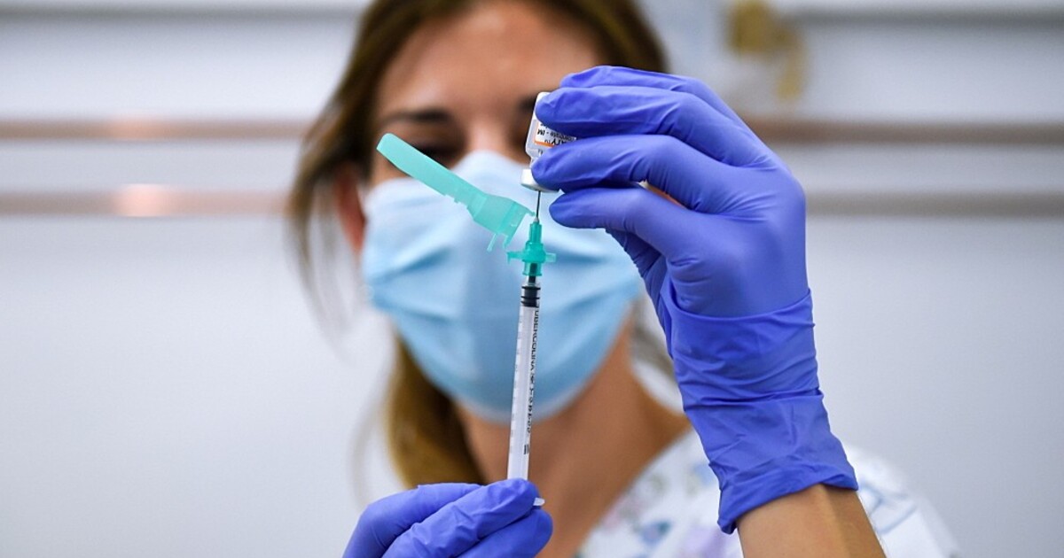 Врач рассказал, чем новая российская вакцина «Конвасэл» против ковида отличается от прежних