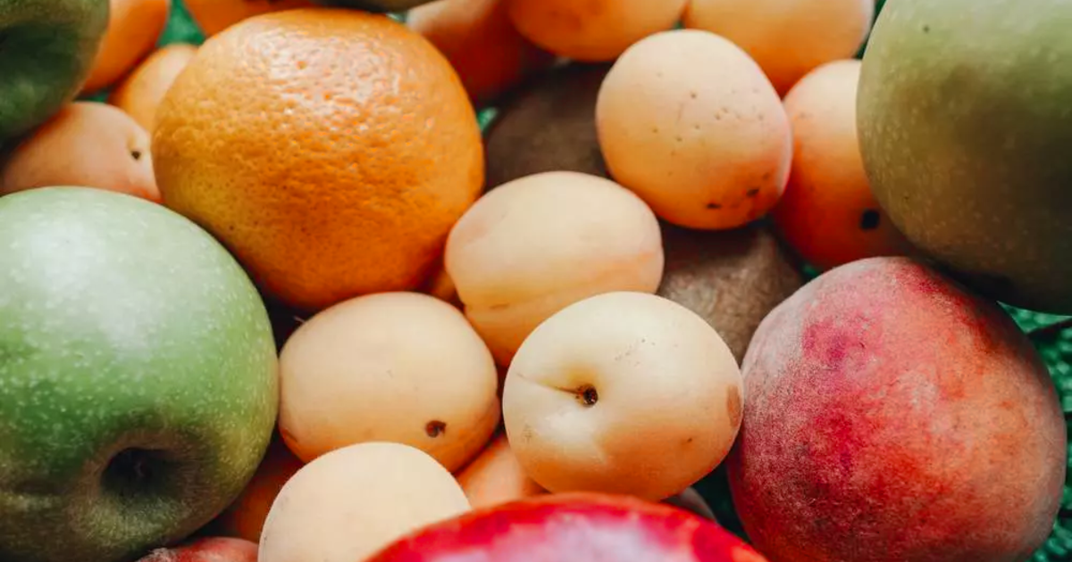 Список овощей разрешенных при панкреатите. Манго маракуйя питахайя. Сахарное яблоко черимойя. Гранат это цитрус. Фрукты.