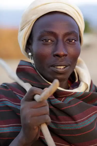 молодой мужчина племени оромо (кроме Эфиопии населяют Сомали и Кению)