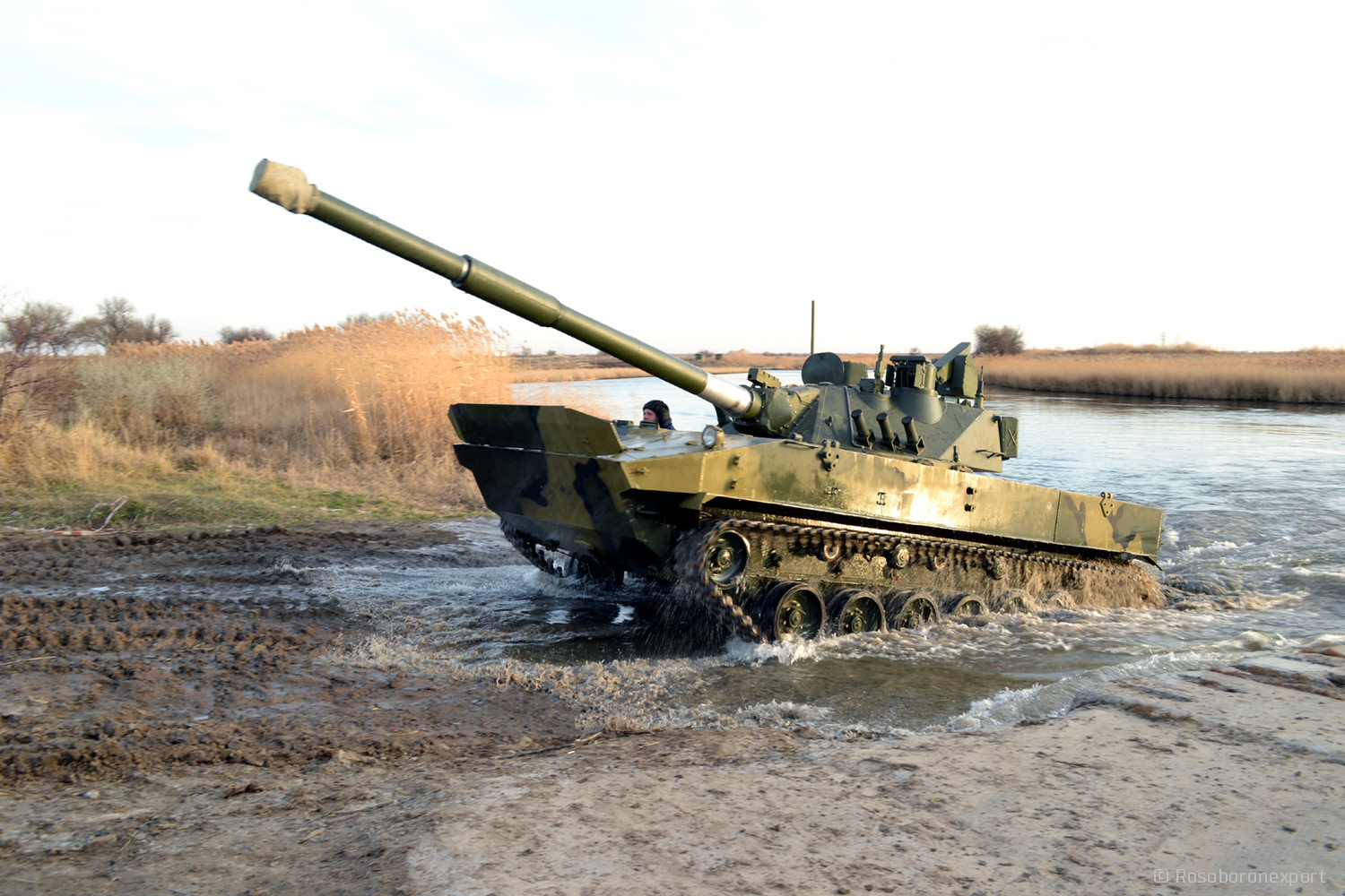 Раскрыты сроки завершения испытаний новейшего российского плавающего танка «Спрут-СДМ1»