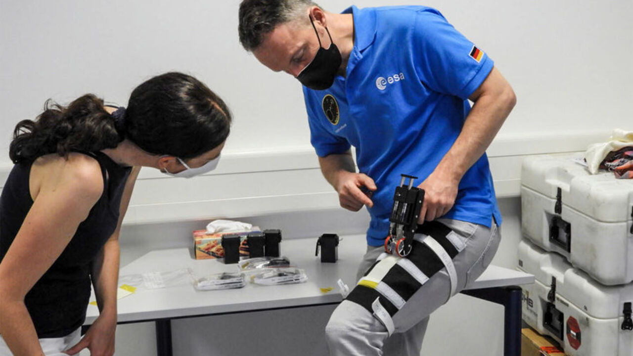 Космонавты на МКС протестируют технологию создания бинтов из человеческой кожи