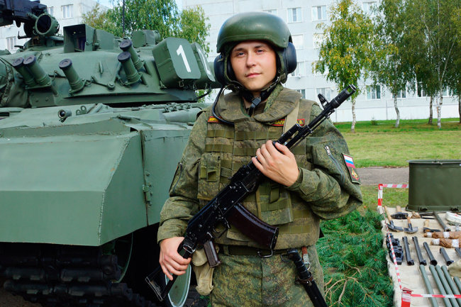 В России танкист-срочник оставил без света тысячи россиян