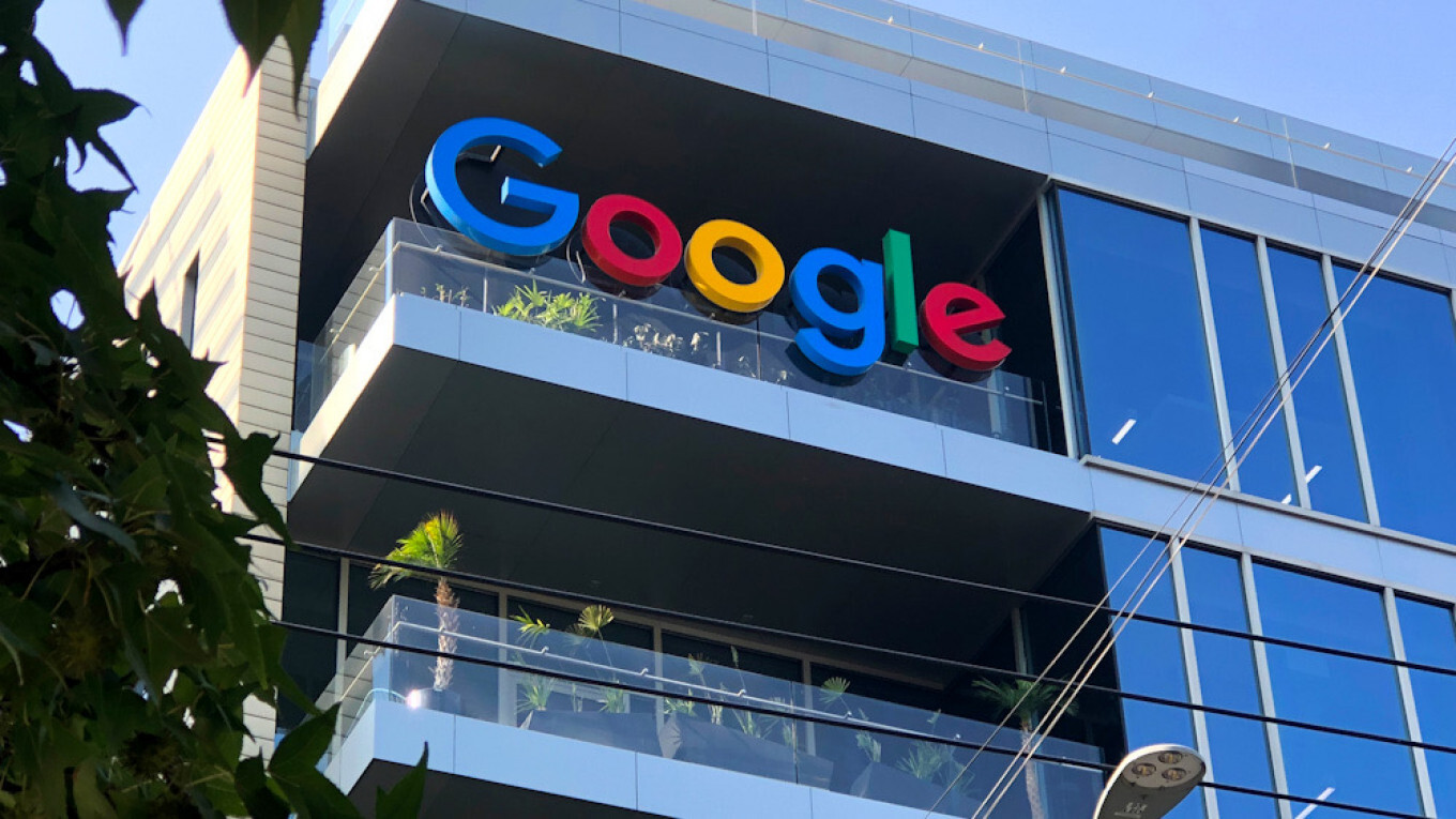 На Google подали в суд за отслеживание локации смартфона при любых настройках системы