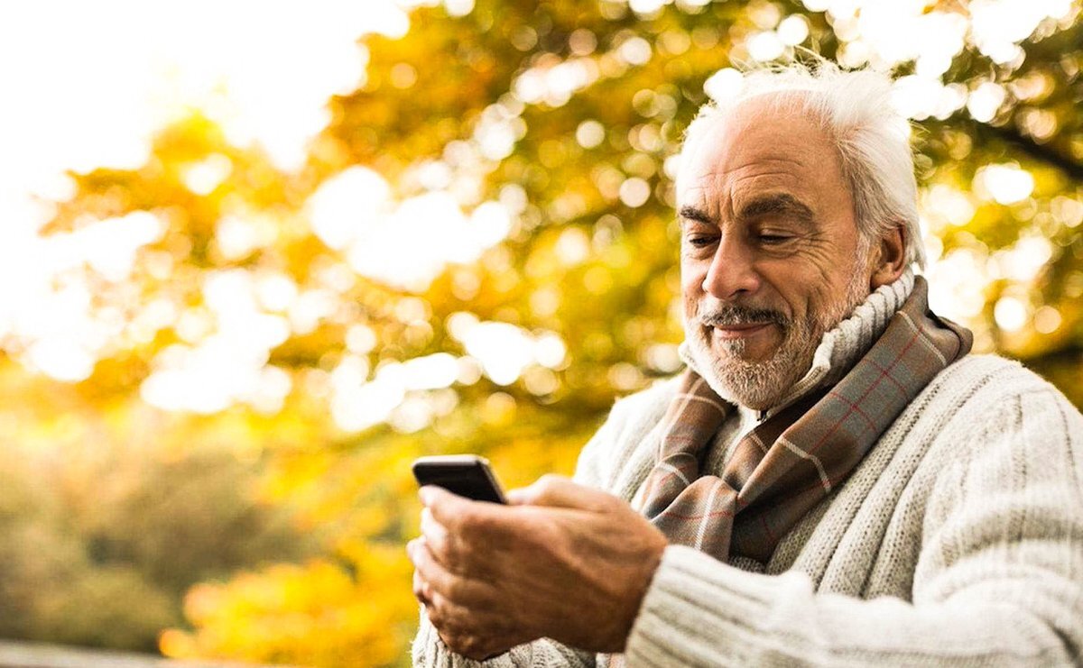 Пенсионеры начали пользоваться соцсетями чаще, чем молодёжь