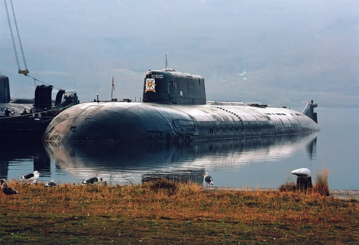 Россия построит подводную лодку формата грузовик с ракетами