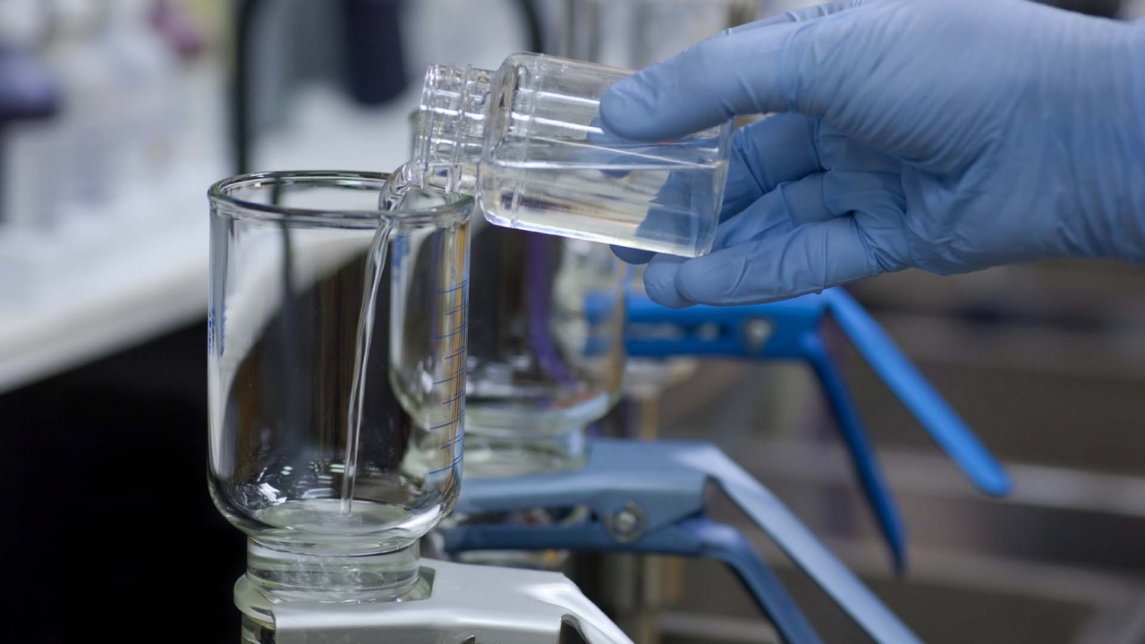 e5e9d1fb8d75a21abc2e40af4dc22cfe808324f1