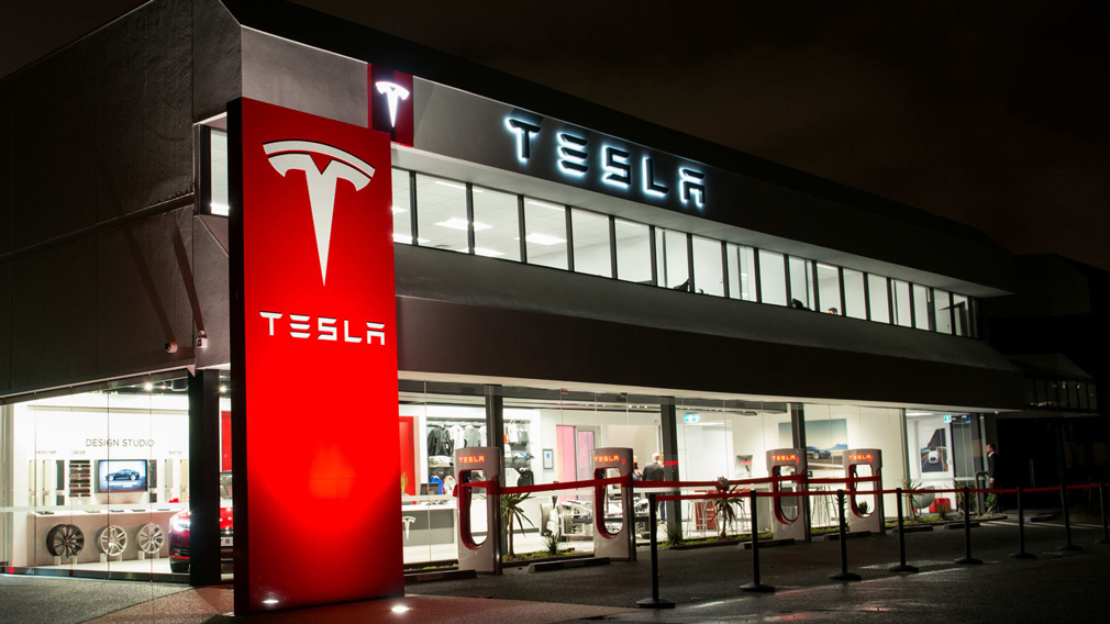 США раскритиковали производителя электромобилей Tesla за загрязнение атмосферы Земли