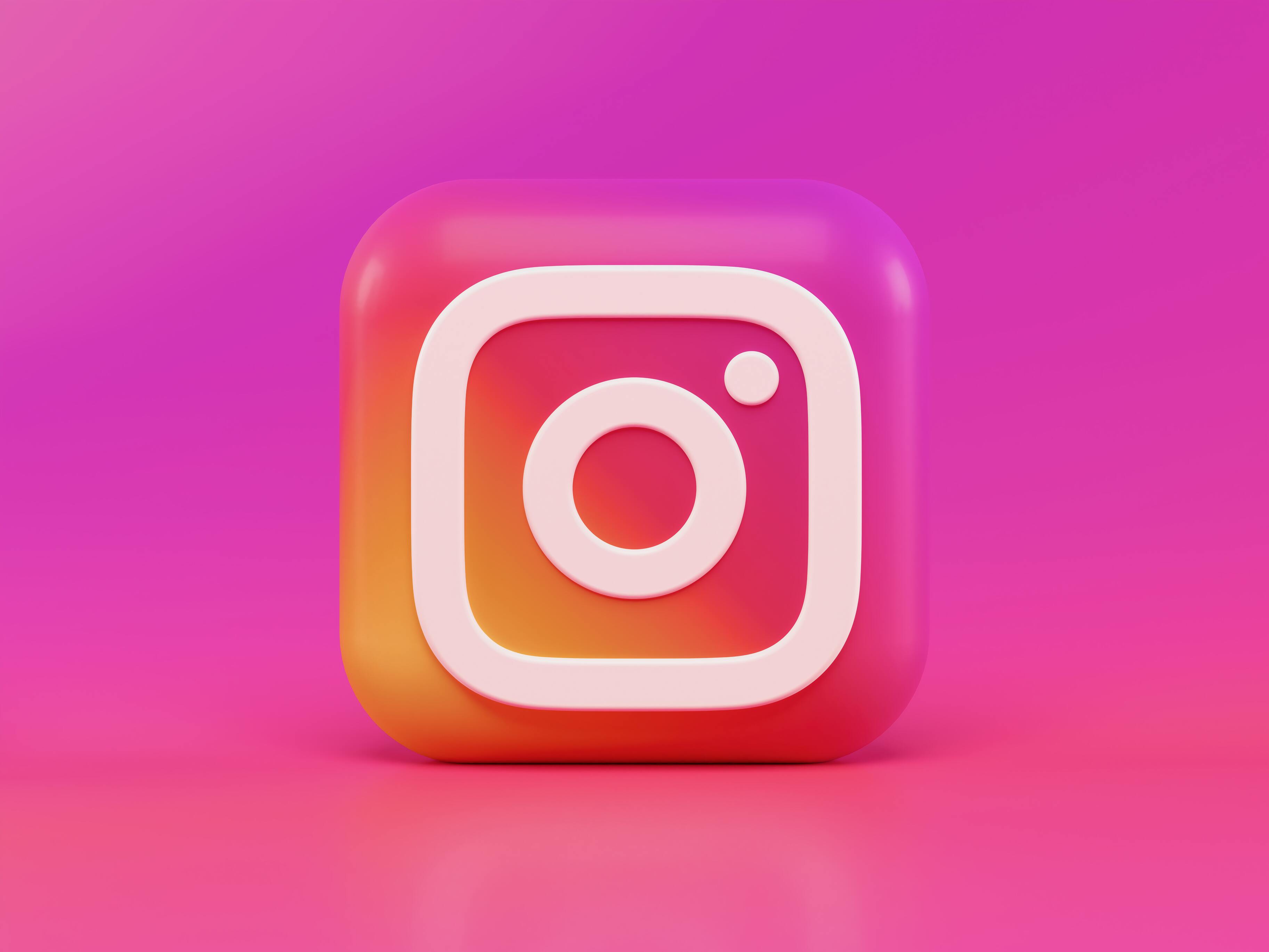 Как не потерять все фотографии из Instagram и создать резервную копию на смартфоне