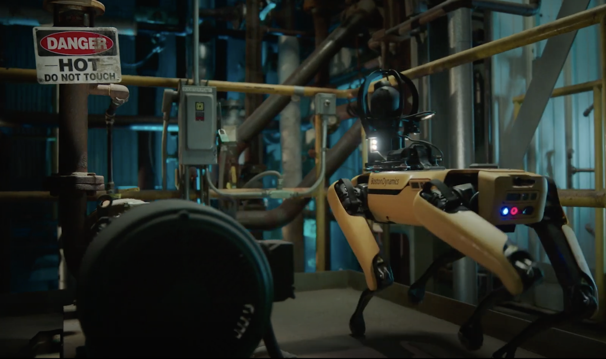 Робо-псы Boston Dynamics теперь будут помогать тушить пожары