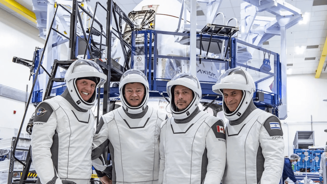SPACEX Crew Dragon МКС. Эйтан Стиббе. Экипаж Crew Dragon. МКС 2022. Запуск маска сегодня