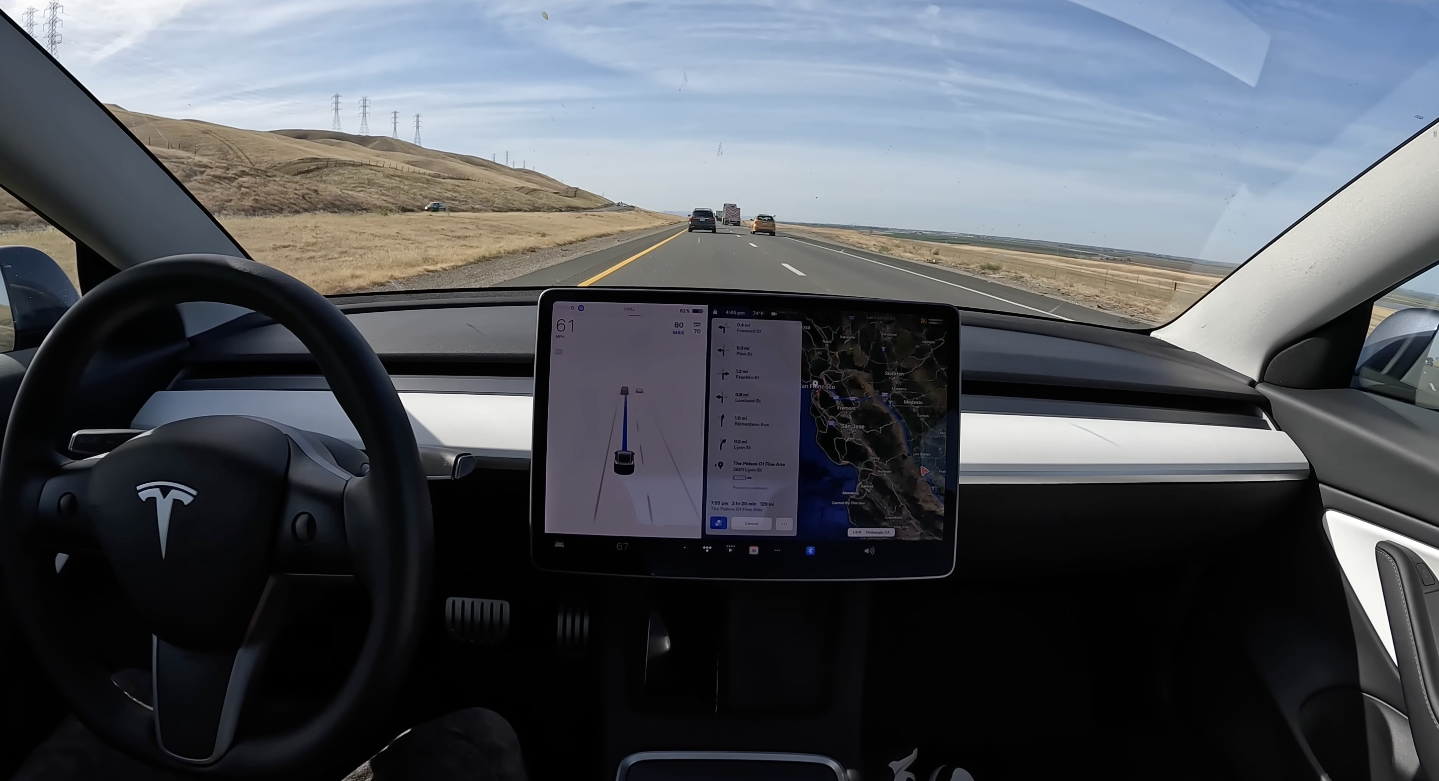 Лучше большинства водителей: Tesla проехала 600 км на автопилоте без аварий и происшествий