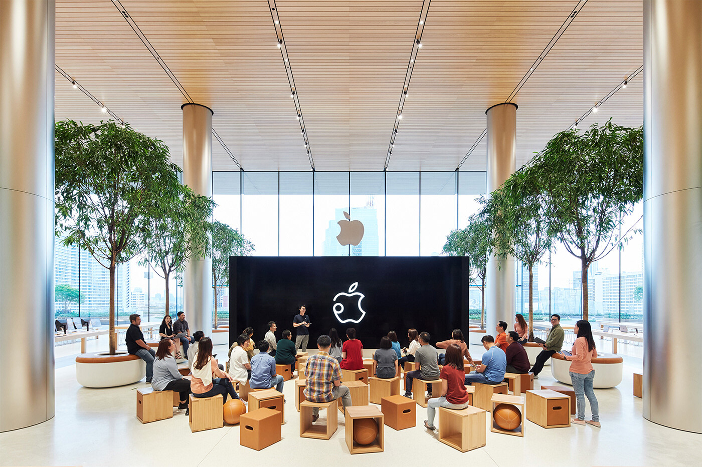 У Apple потребовали увеличить количество дней удалённой работы