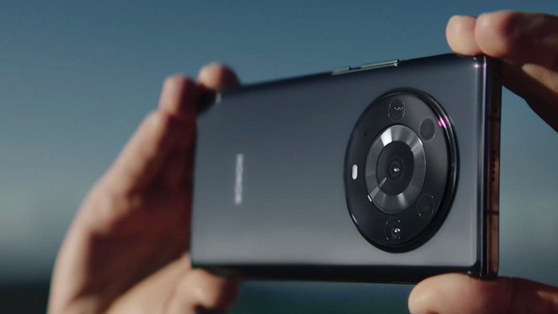 Раскрыта дата анонса глобальной версии лучшего камерофона на планете