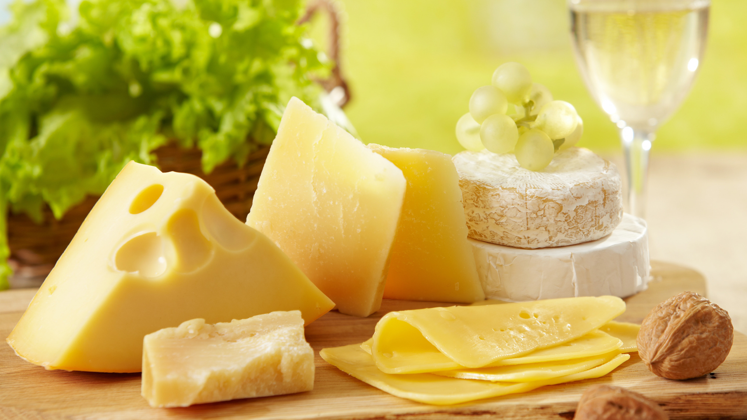 Кому вредно для здоровья есть много сыра