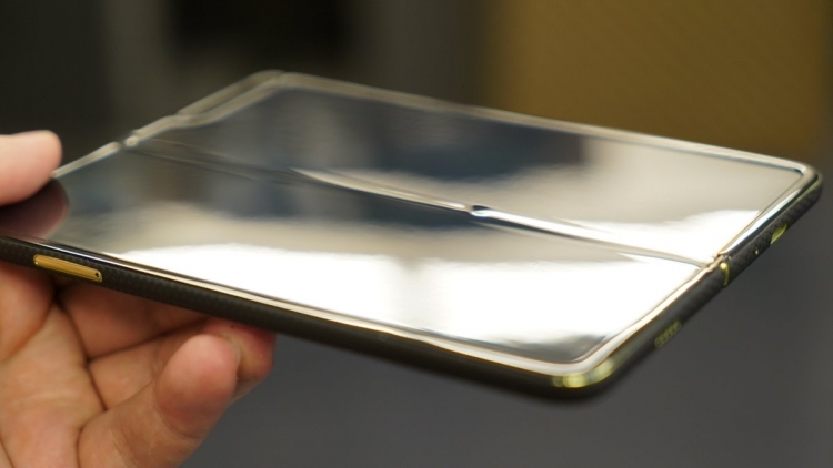 Складной смартфон Samsung Galaxy Z Fold 4 все еще не будет плоским