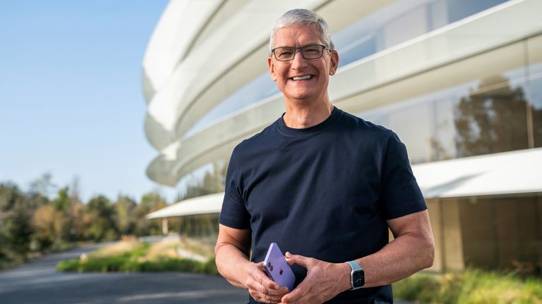 Глава Apple рассказал о тотальной слежке и «взломе» людей компаниями в будущем