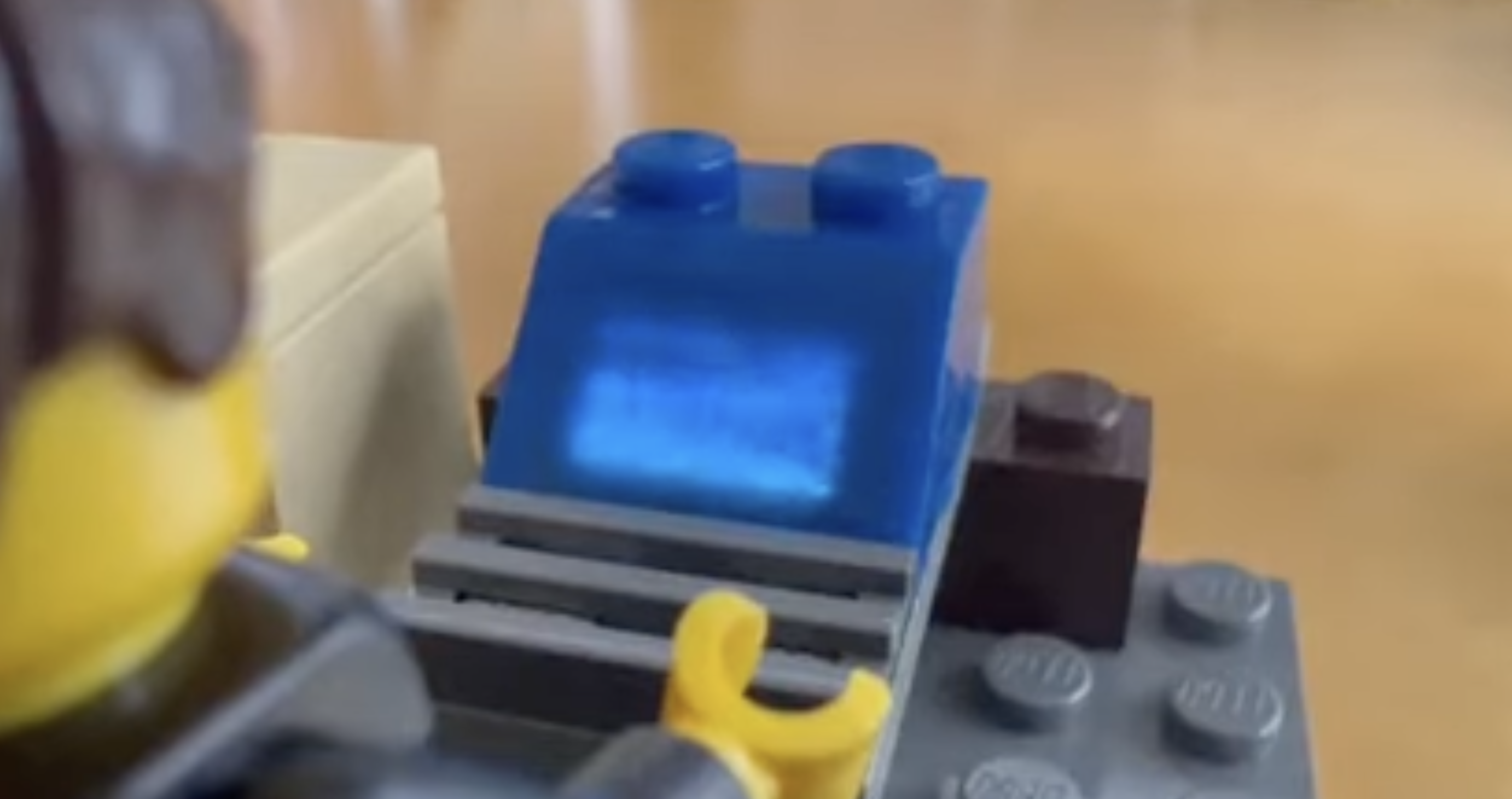 Легендарную DOOM запустили на детальке LEGO
