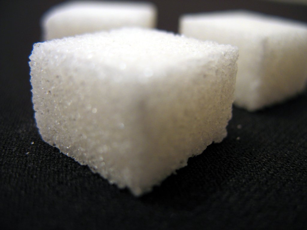 Как есть меньше сахара: самые эффективные способы
