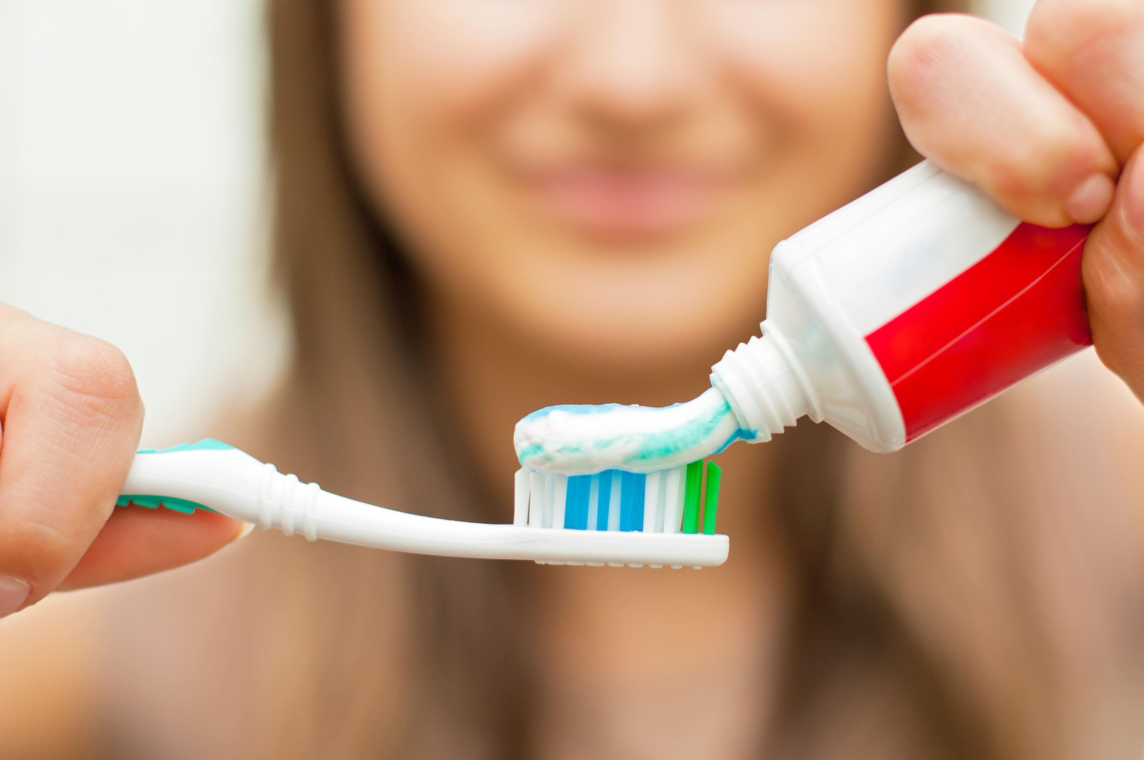 В какое время нужно чистить зубы, чтобы жить дольше