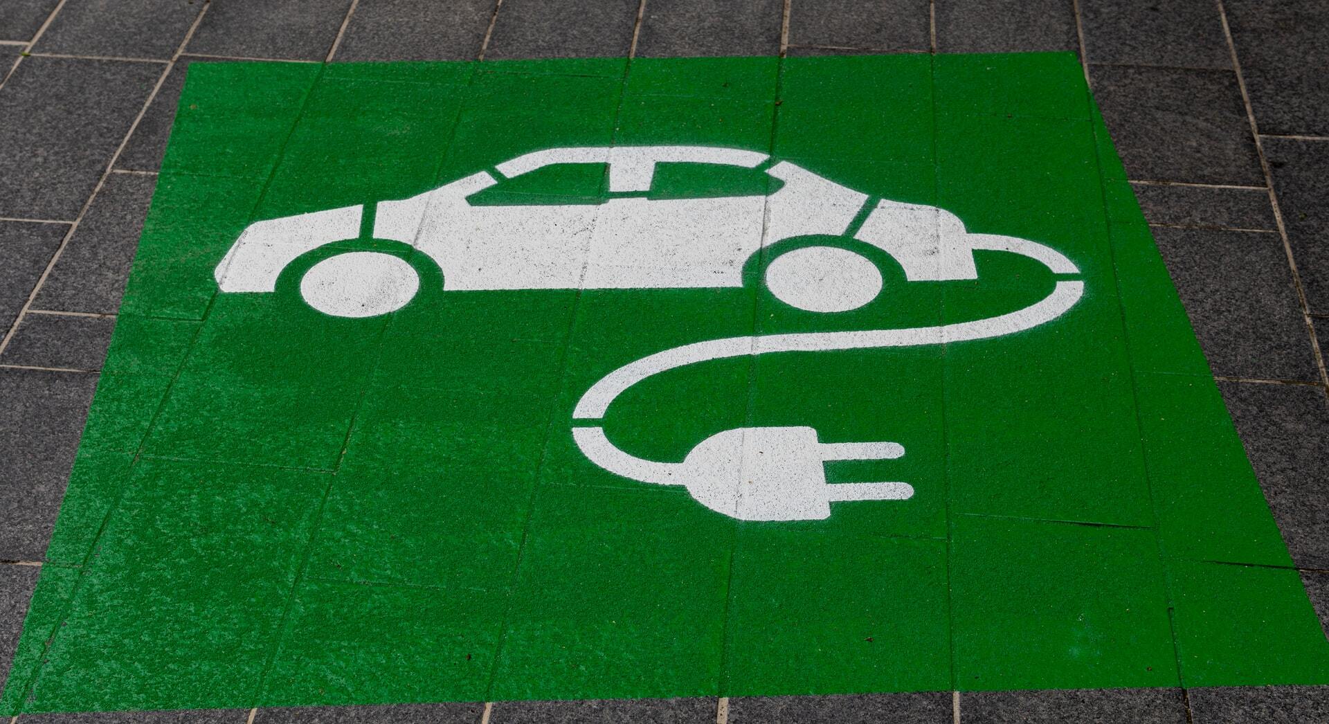 Почему электромобили не станут популярнее бензиновых авто в ближайшее время