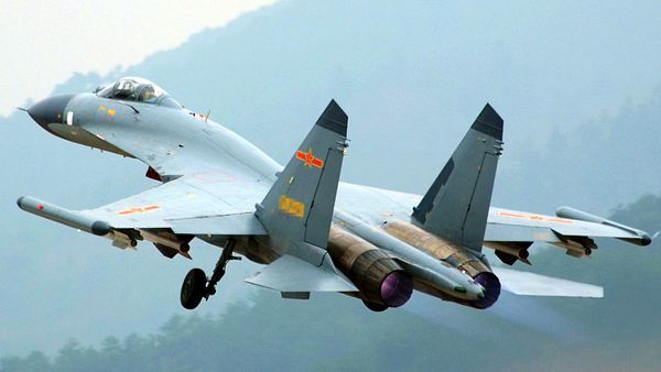 В США обвинили Китай в "копировании" российских истребителей