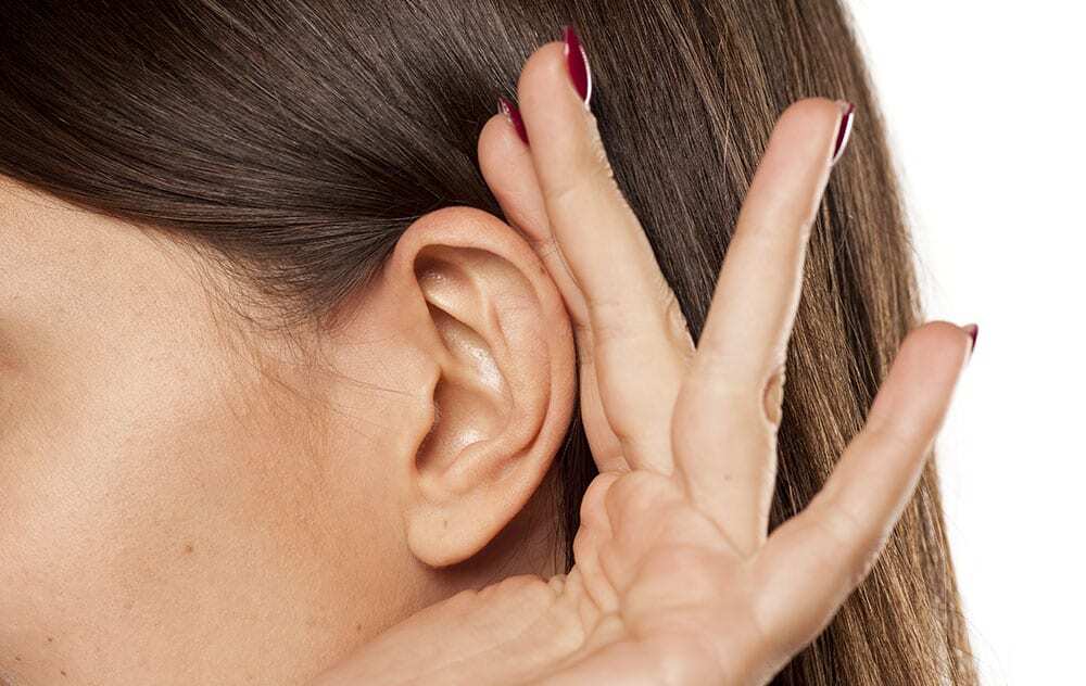 Почему возникает звон в ушах и как его лечить
