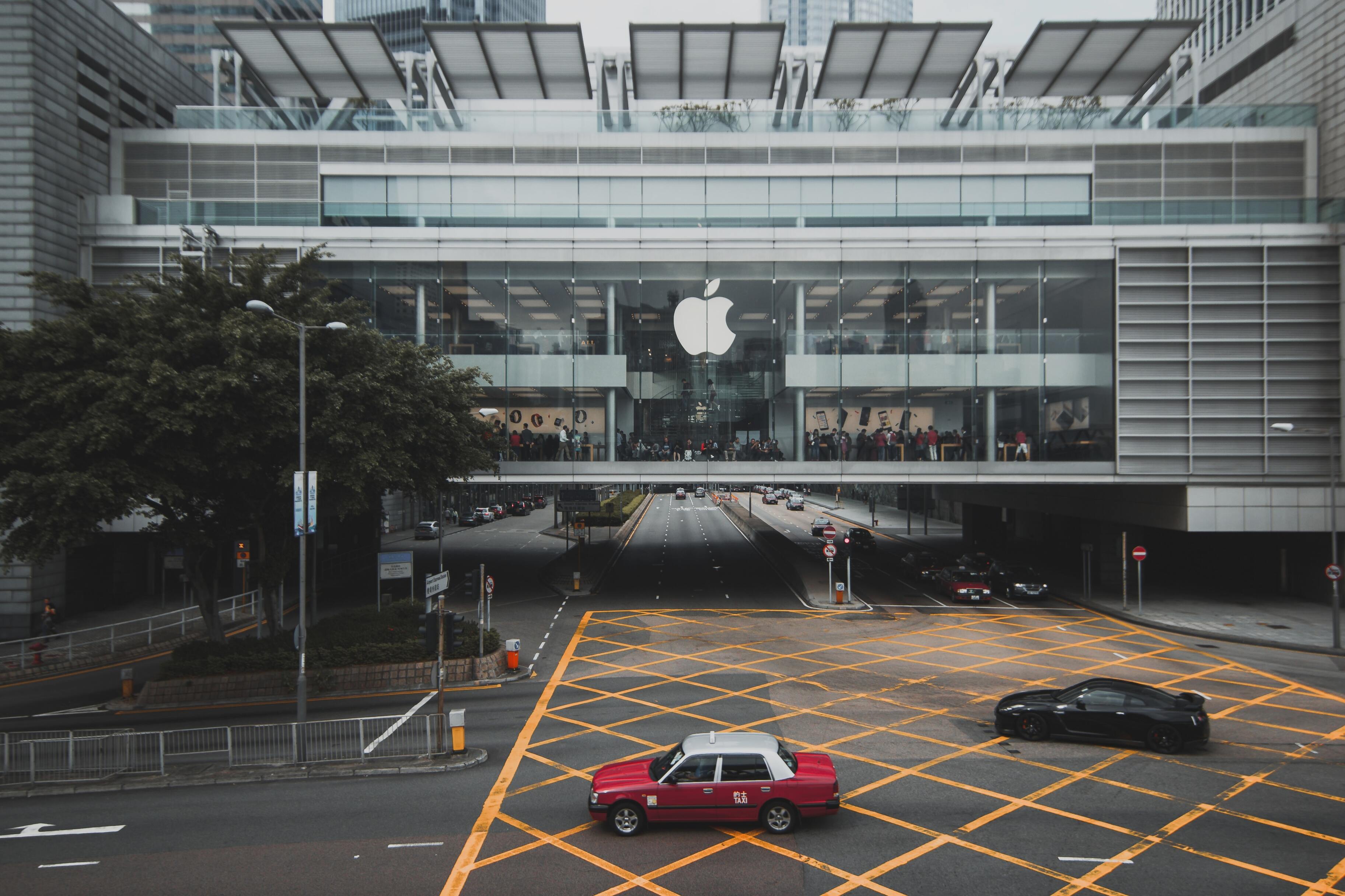 Инженер признался, что украл коммерческую тайну, работая над автомобилем Apple