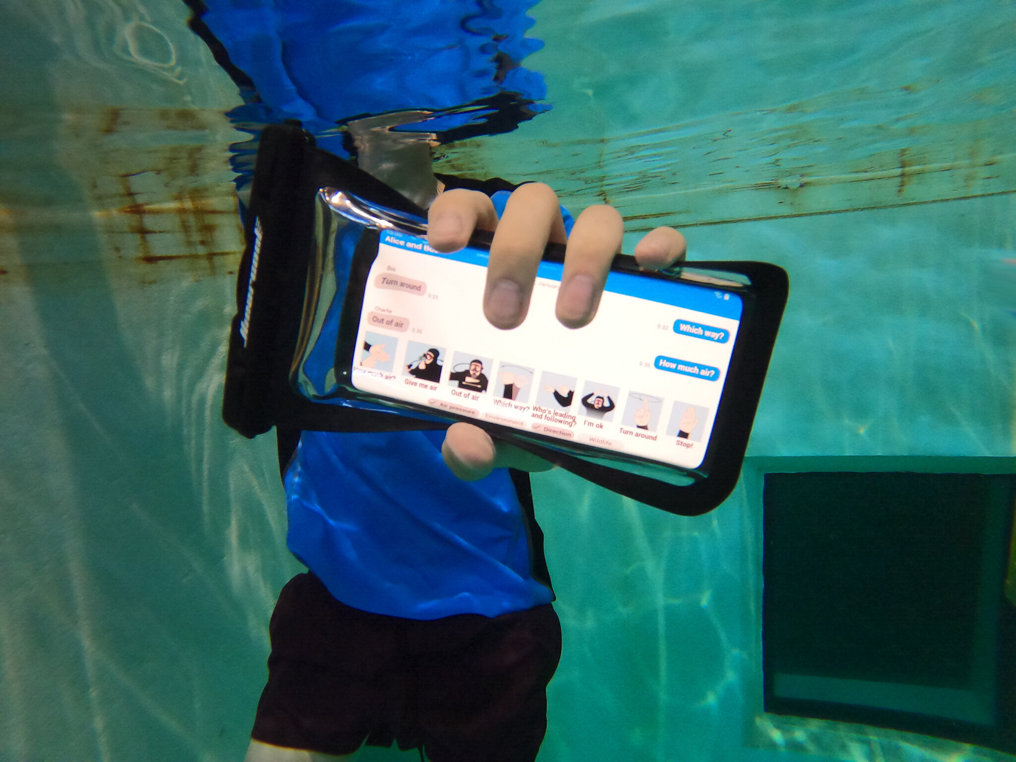 Создано первое смартфонное приложение для обмена сообщениями под водой