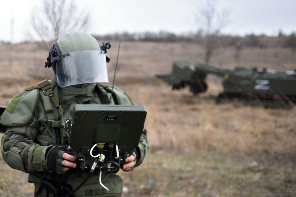 Россия начала тестирование дронов-сапёров в Мариуполе