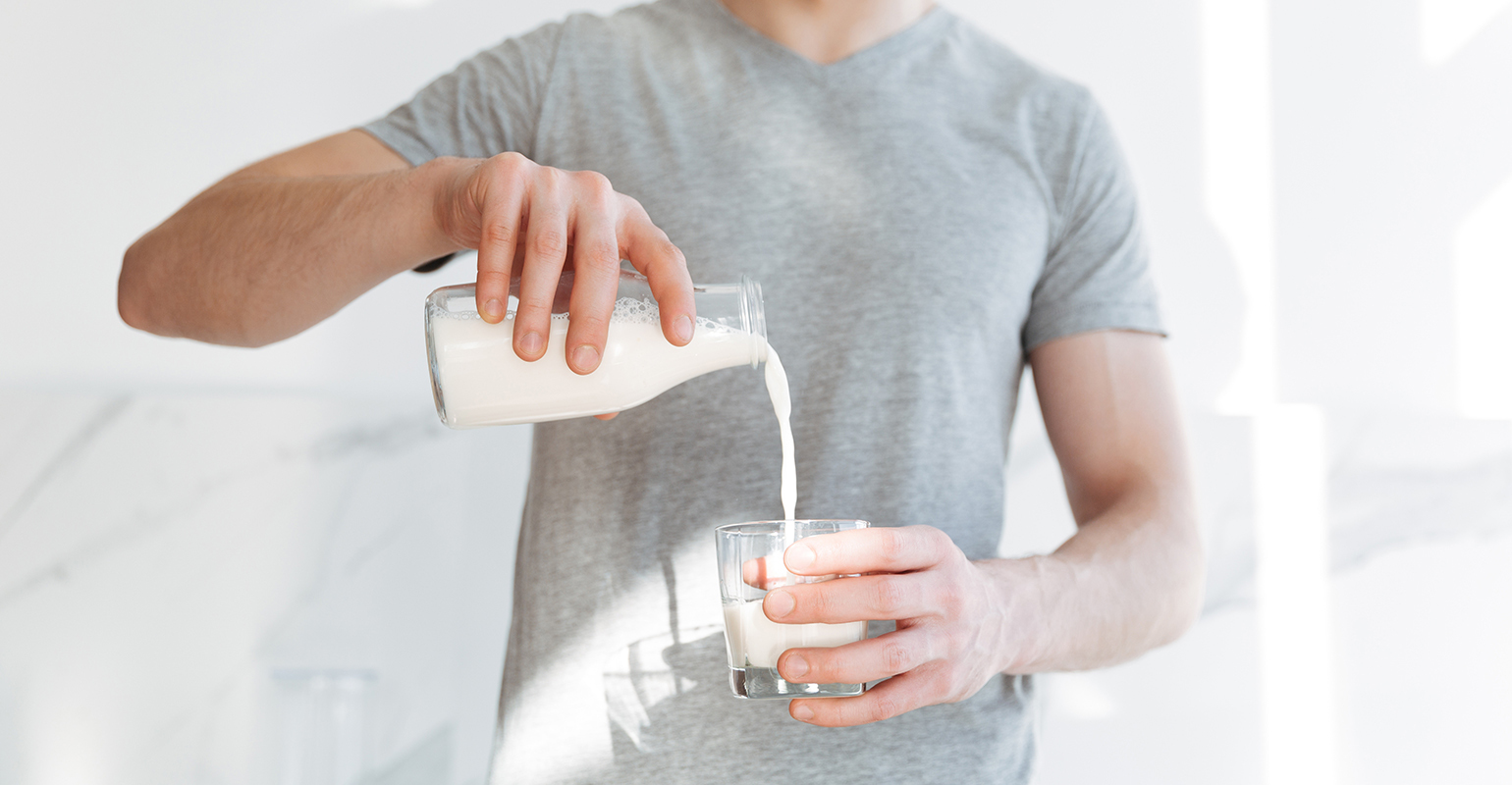 Почему некоторым людям пить молоко вредно для здоровья