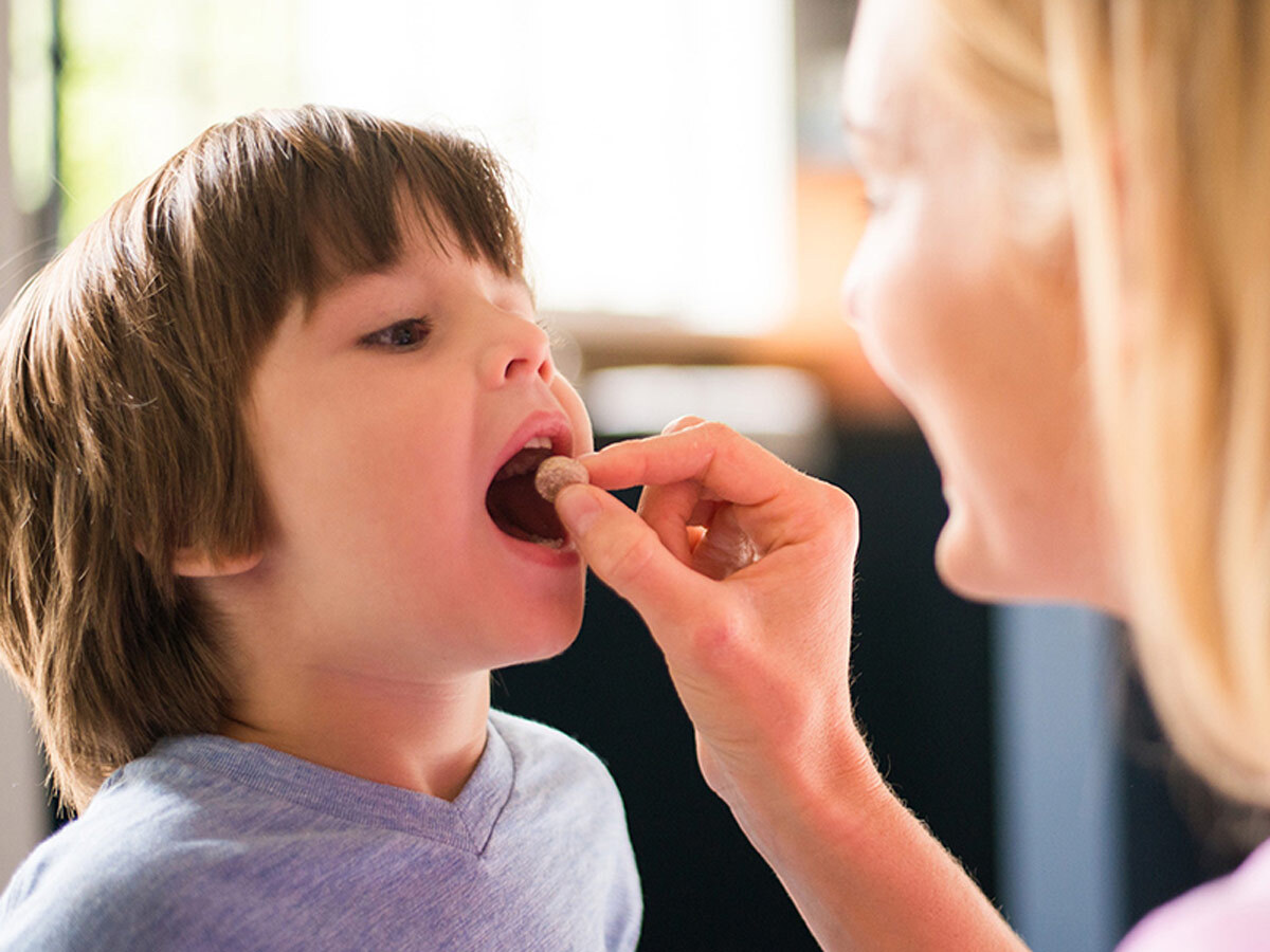 Нужно ли детям дополнительно принимать витамины и пищевые добавки