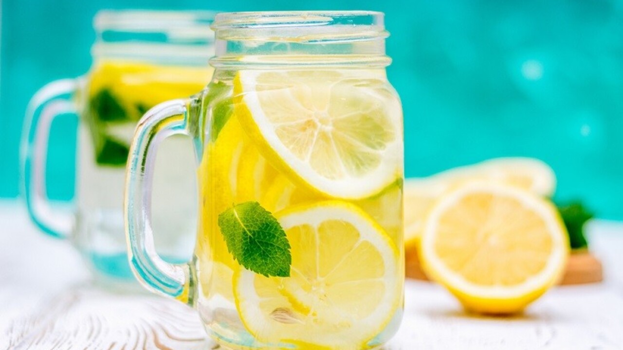 Вода с лимоном понижает. Напитки для души.