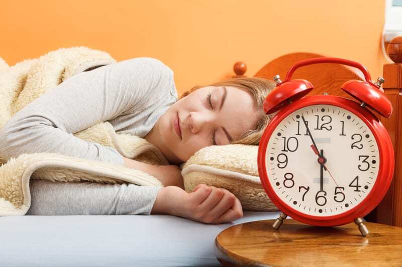Почему мы часто переставляем будильник по утрам