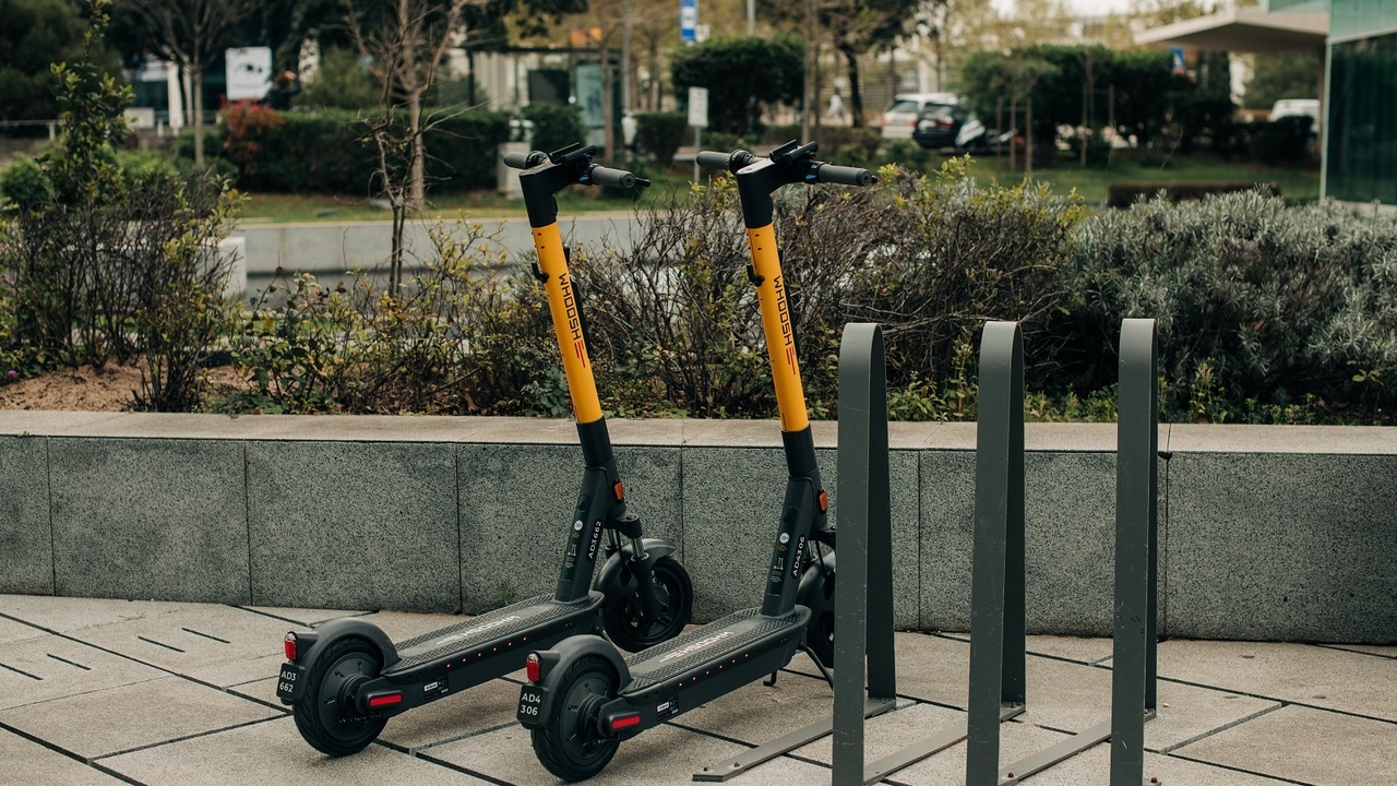 Сервис аренды самокатов Whoosh отбил атаку хакеров, пытавшихся выкрасть ...