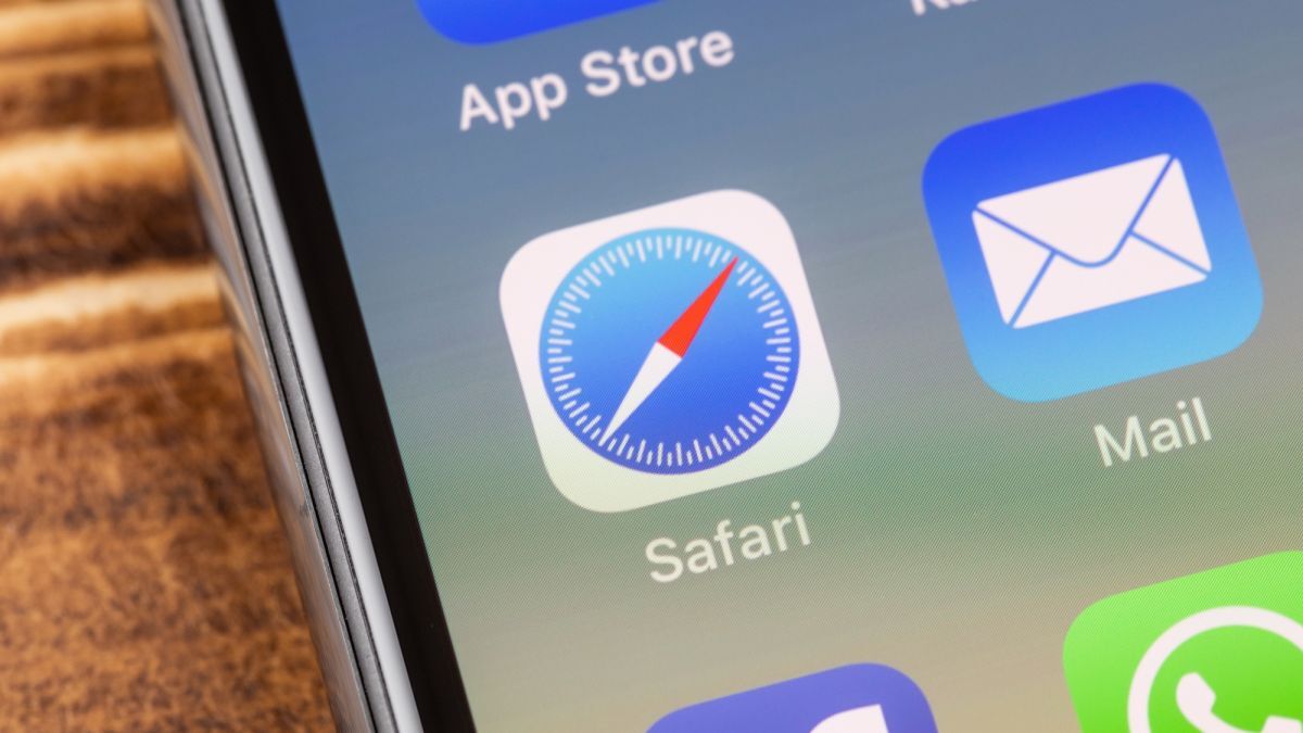 Как элементарно сломать браузер Safari на iPhone на базе iOS 16