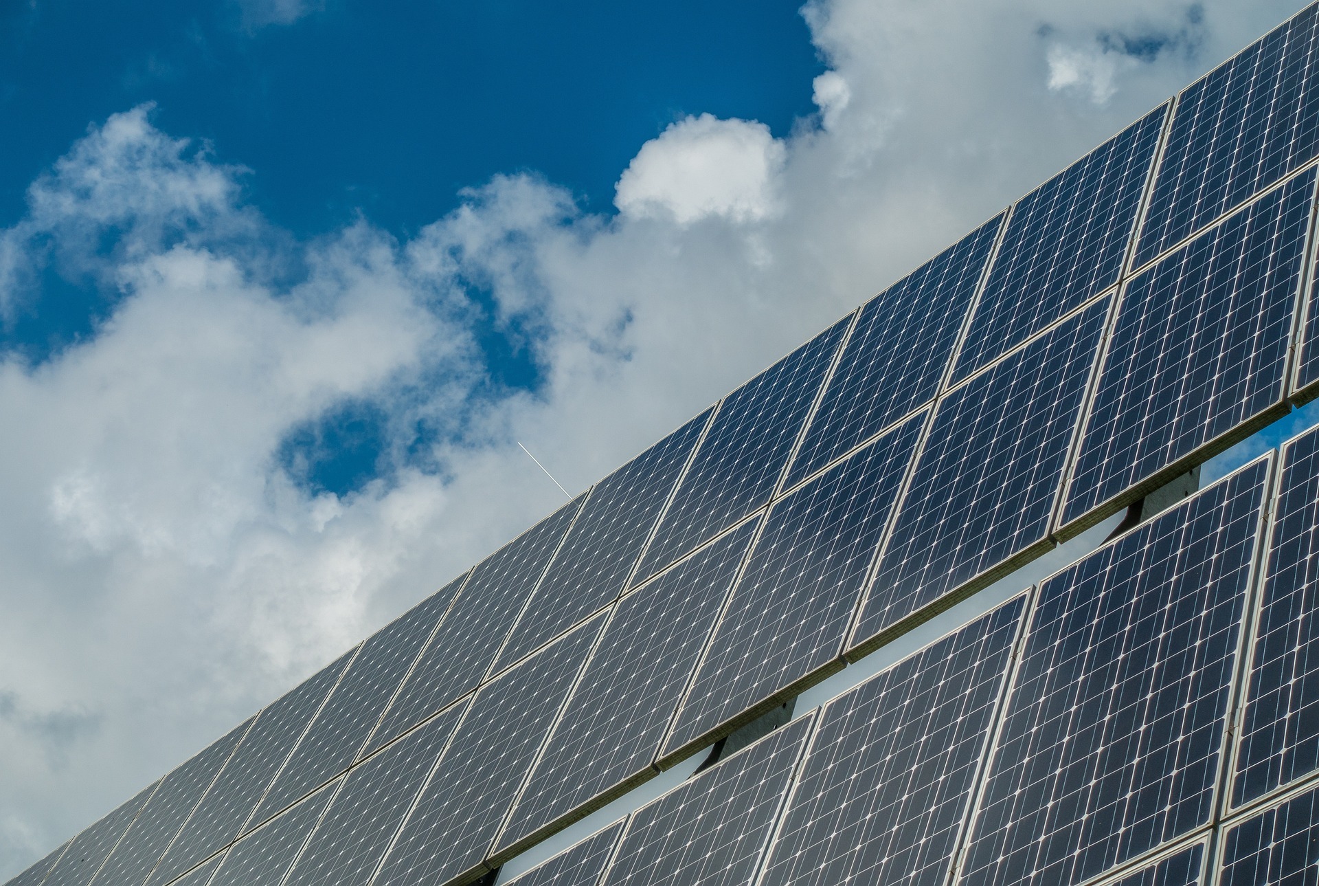 Ученые улучшили понимание органических солнечных батарей