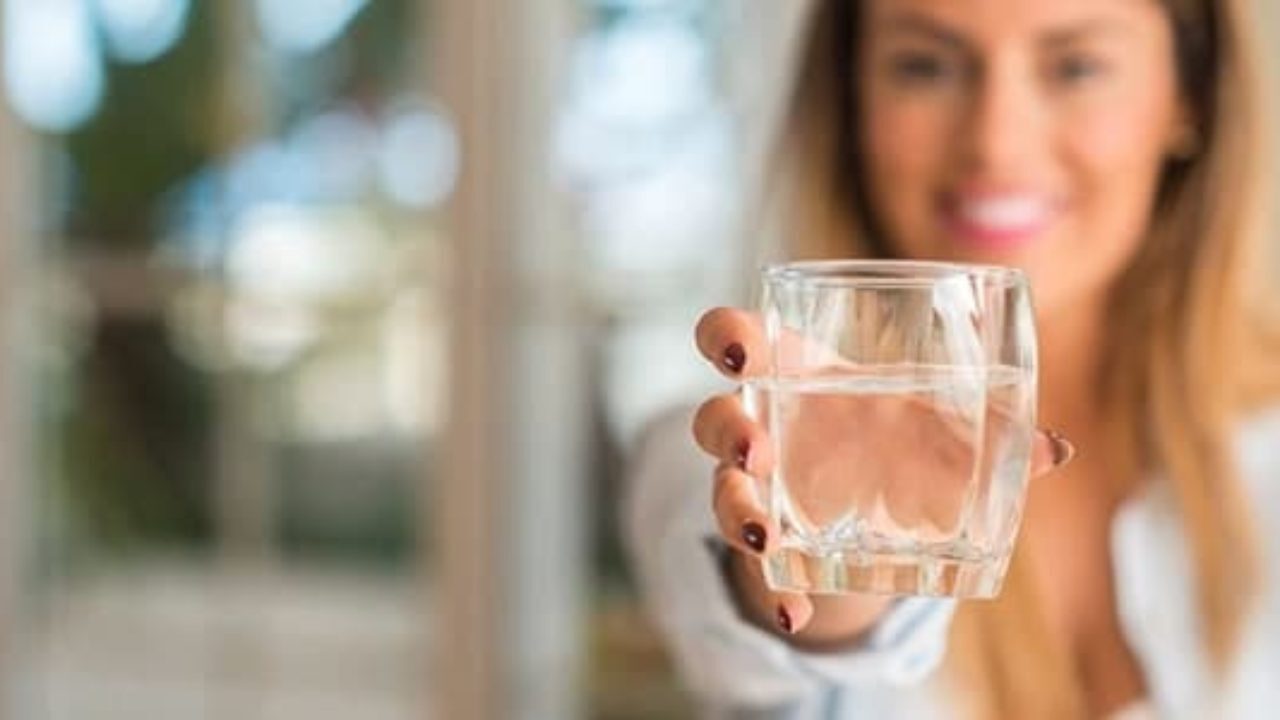 Почему всё-таки не всем нужно пить по 2 литра воды в день: ответ учёных .