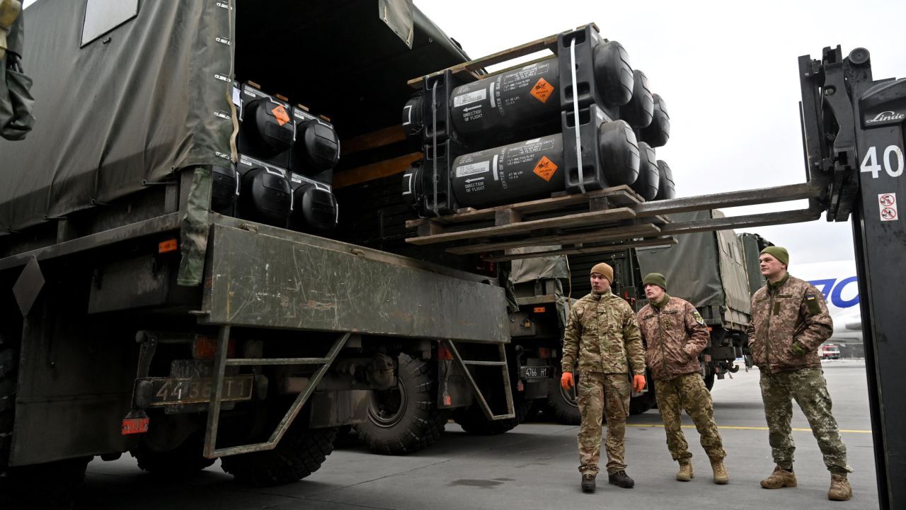 Американский военный заявил, что США начнут забирать вооружения из своих же частей для помощи Украине