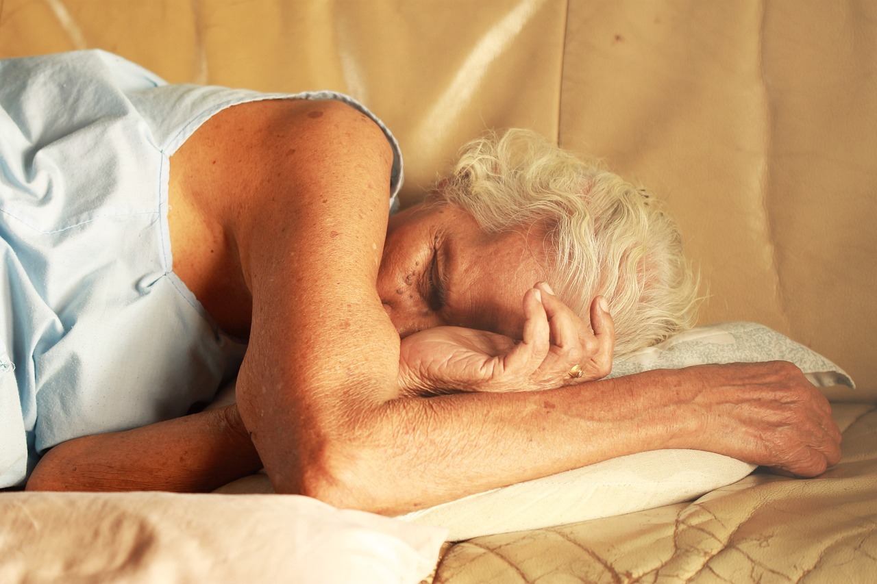 Вот почему пожилым не стоит спать дольше 8 часов в день