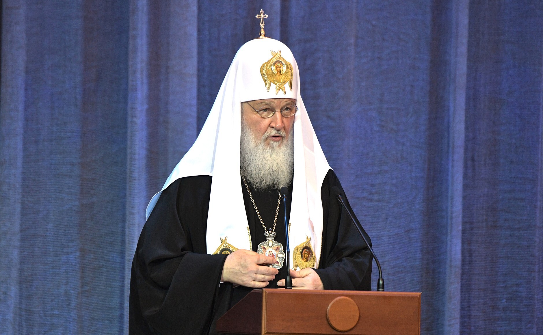 Патриарх Кирилл попросил запретить в РФ принуждение к сдаче биометрических данных