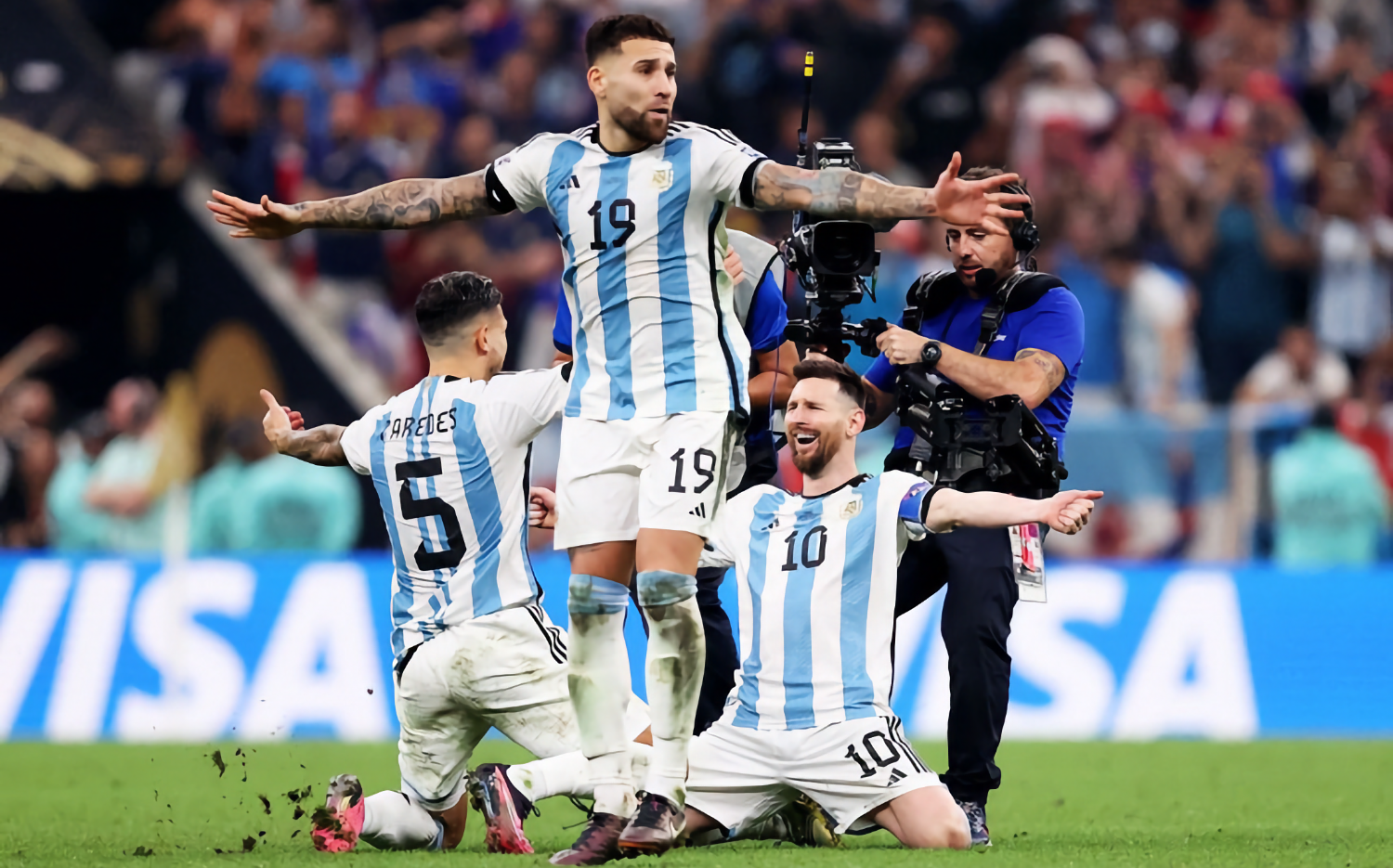 Аргентина чемпионат среди. Сборная Аргентины финал ЧМ 2022. Аргентина Франция 2022 пенальти. Месси Аргентина 2021. Аргентина Франция 2022 финал.