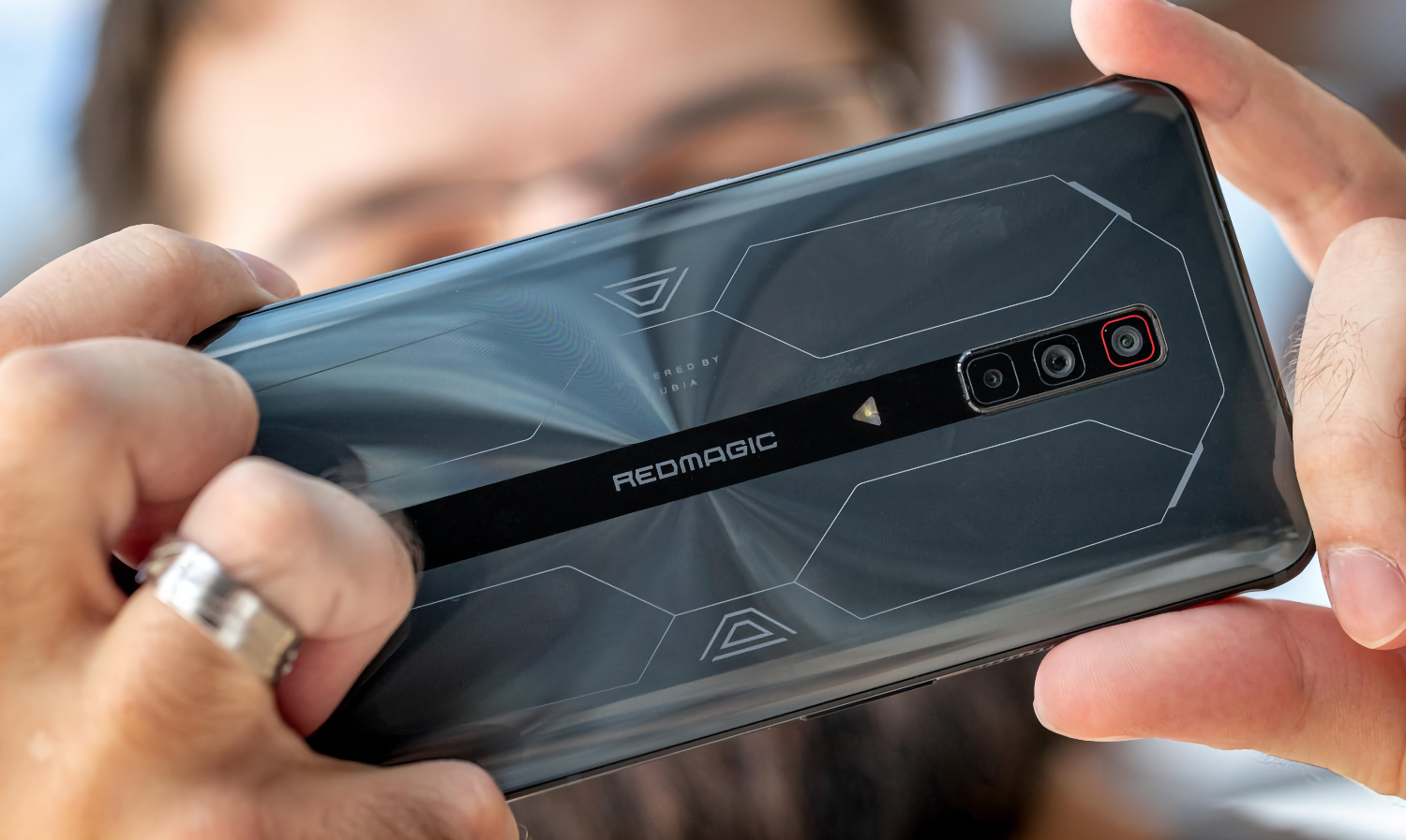 Игровой смартфон ZTE с 165-Вт быстрой зарядкой анонсируют до конца 2022 года