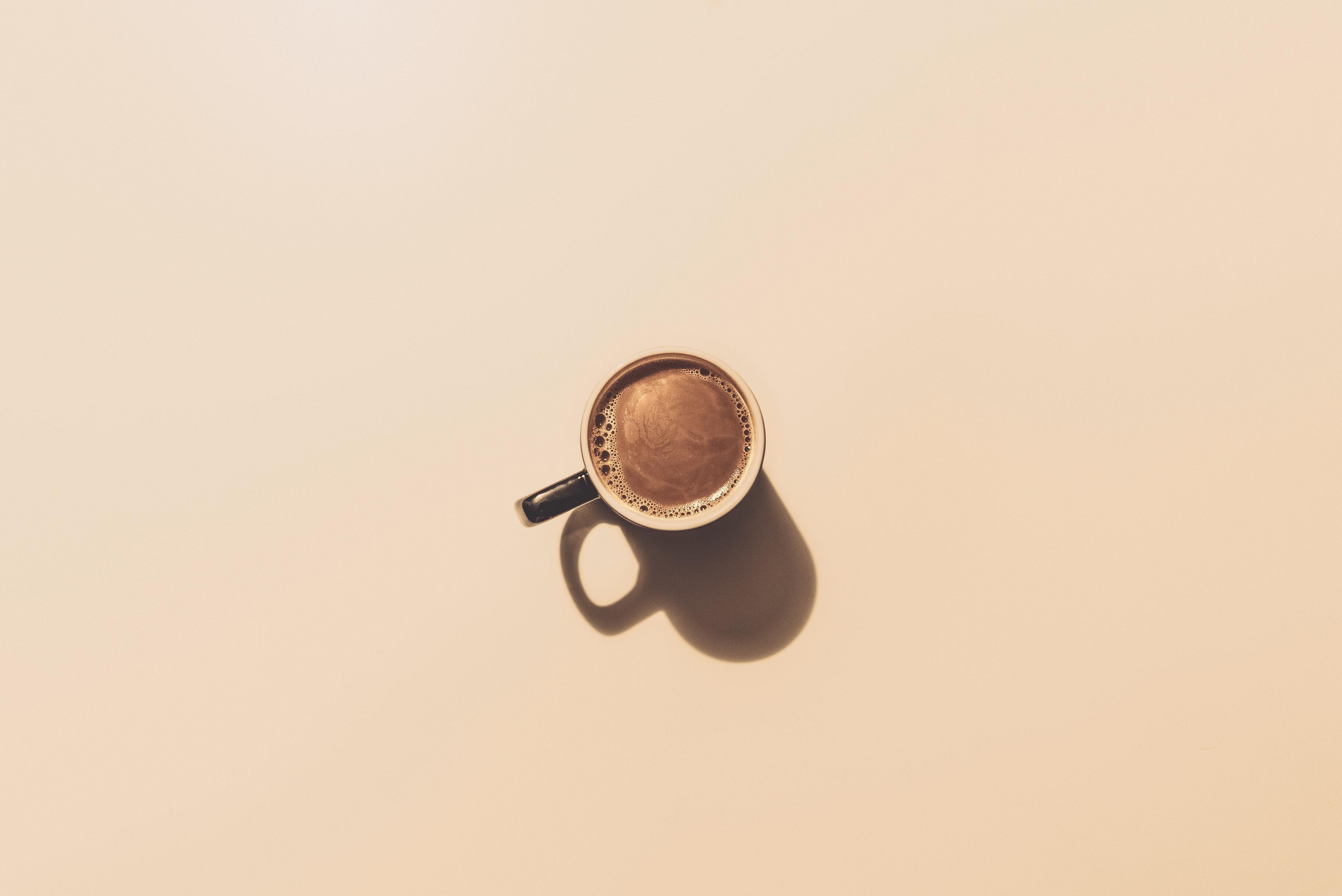 Употребление более 2 чашек кофе в день может удвоить риск смерти у людей с гипертонией